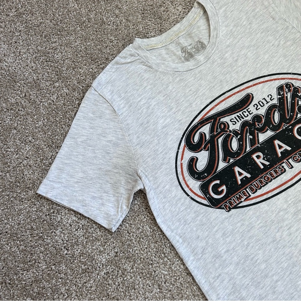 Ford's Garage Womens Small T-Shirt Gray Heather Prime Burgers Craft Beer Graphic - Picture 4 of 6